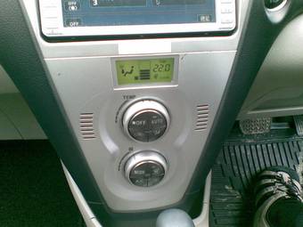 2005 Toyota Belta Images