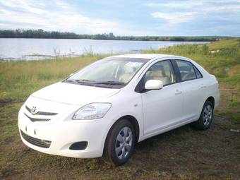 2005 Toyota Belta Pictures