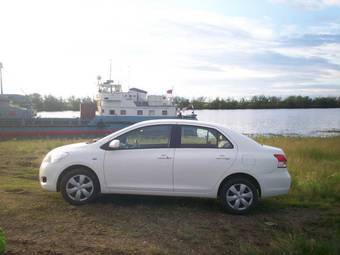 2005 Toyota Belta Photos