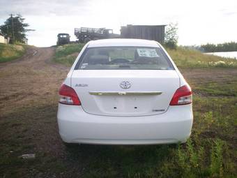 2005 Toyota Belta Pictures