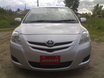 2005 Toyota Belta Photos