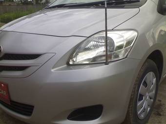 2005 Toyota Belta Photos