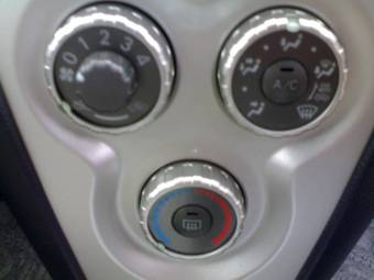 2005 Toyota Belta Pictures