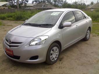 2005 Toyota Belta Pictures