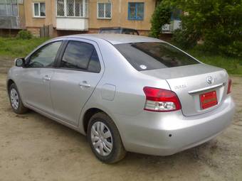 2005 Toyota Belta Photos