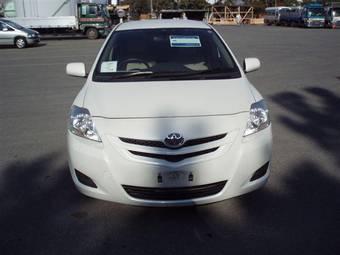 2005 Toyota Belta Photos