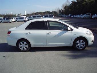 2005 Toyota Belta Pictures
