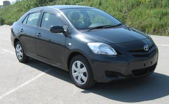 2005 Toyota Belta Photos