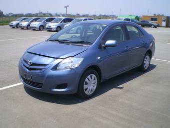 2005 Toyota Belta Pictures