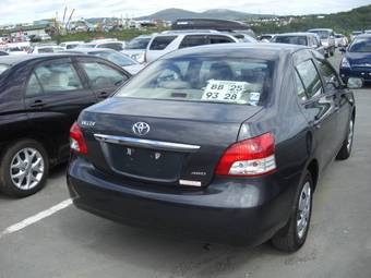2005 Toyota Belta Photos