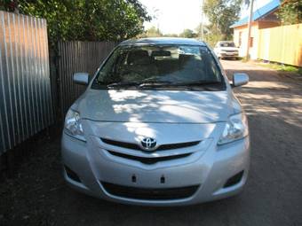 2005 Toyota Belta Photos