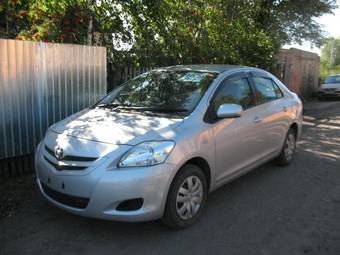 2005 Toyota Belta Pictures