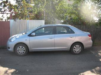 2005 Toyota Belta Photos