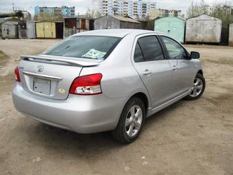 2005 Toyota Belta Pictures