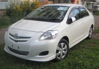 2005 Toyota Belta Pictures