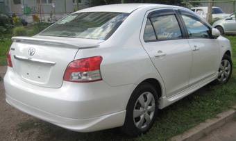 2005 Toyota Belta Pictures