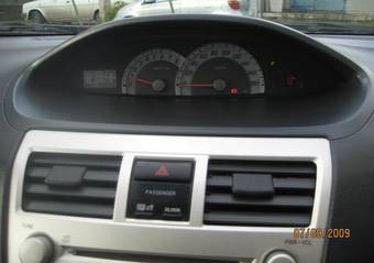 2005 Toyota Belta Photos