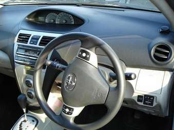 2006 Toyota Belta Images