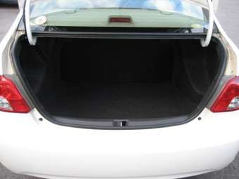 2006 Toyota Belta Photos