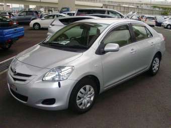 2006 Toyota Belta Photos