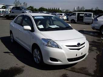 2006 Toyota Belta Photos