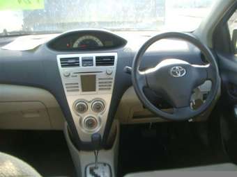 2006 Toyota Belta Pictures