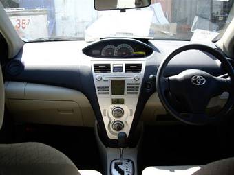 2006 Toyota Belta Pictures