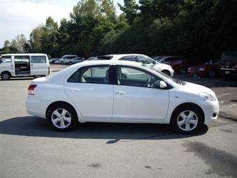 2006 Toyota Belta Photos