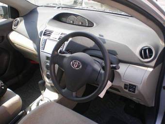 2006 Toyota Belta Photos