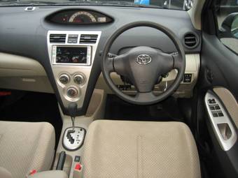 2006 Toyota Belta Pictures