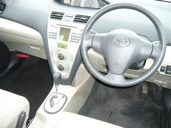 2006 Toyota Belta Pictures