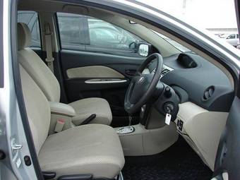 2006 Toyota Belta Pictures