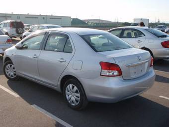 2006 Toyota Belta Photos