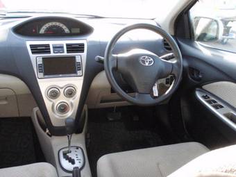 2006 Toyota Belta Photos