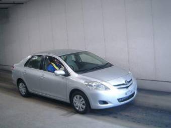 2006 Toyota Belta Photos