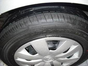 2006 Toyota Belta Images