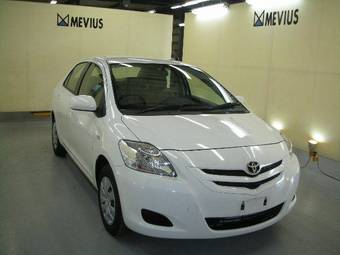 2006 Toyota Belta Pictures