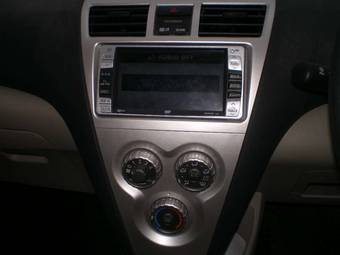 2006 Toyota Belta Pictures