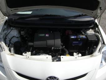 2006 Toyota Belta Photos