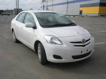 2006 Toyota Belta Photos