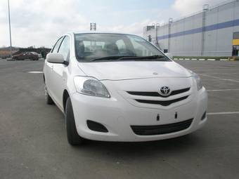 2006 Toyota Belta Images