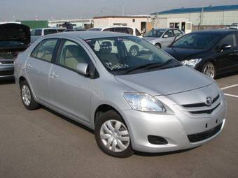 2006 Toyota Belta Photos