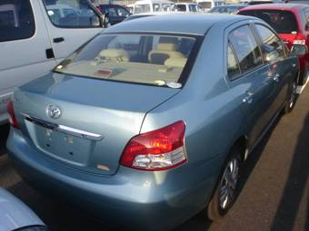 2006 Toyota Belta Photos