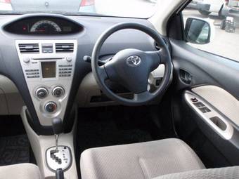 2006 Toyota Belta Pictures