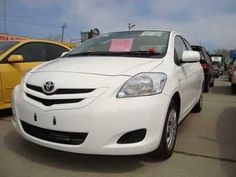 2006 Toyota Belta Photos