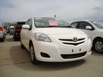2006 Toyota Belta Photos