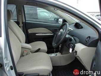 2006 Toyota Belta Photos