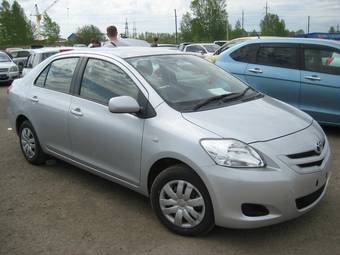 2006 Toyota Belta Photos