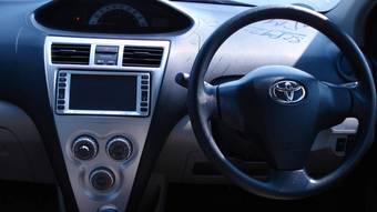 2006 Toyota Belta Photos