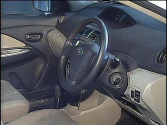 2006 Toyota Belta Photos